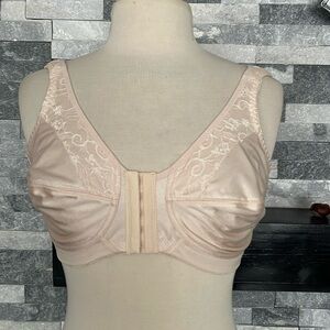 Trulife Coolmax Naturalwear 36 D Wireless Mastectomy Bra Beige Front Closure